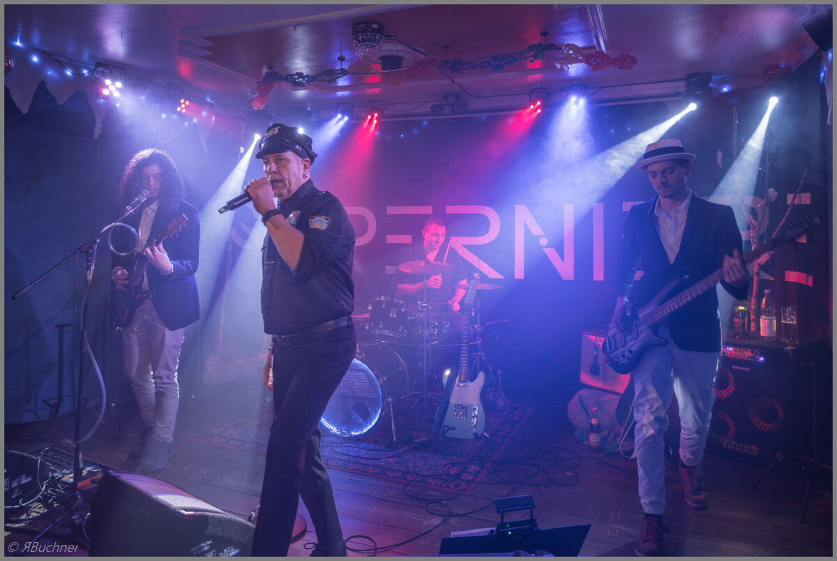 Rock-Beben in Sulzbach-Rosenberg mit SIDEBURN und Superniere