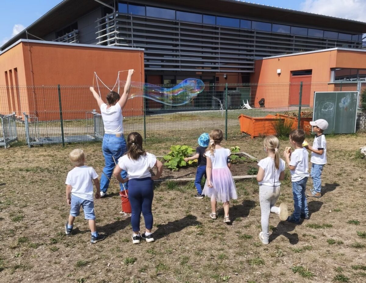 Sommerfest in der BRK-Kita begeistert Kinder und Familien in Weiherhammer
