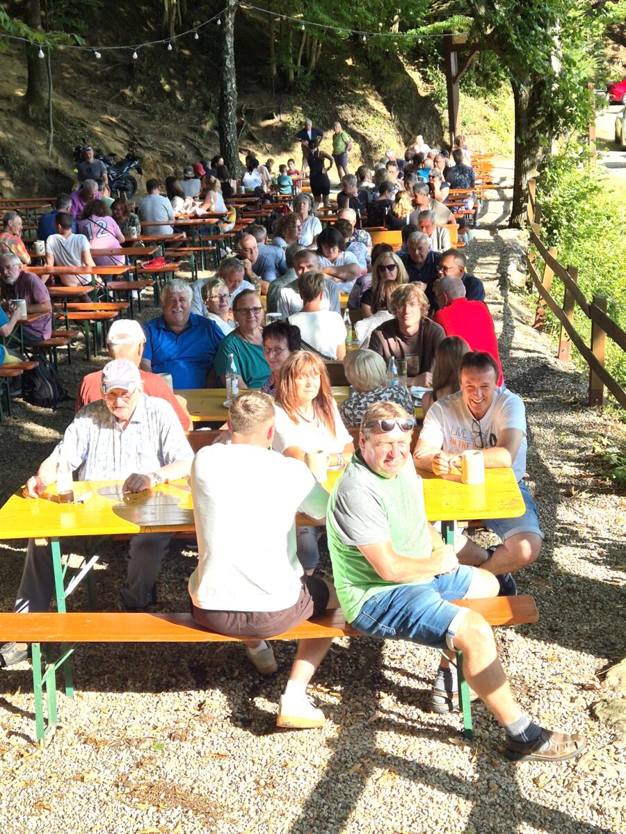 Biergarten 3.jpg