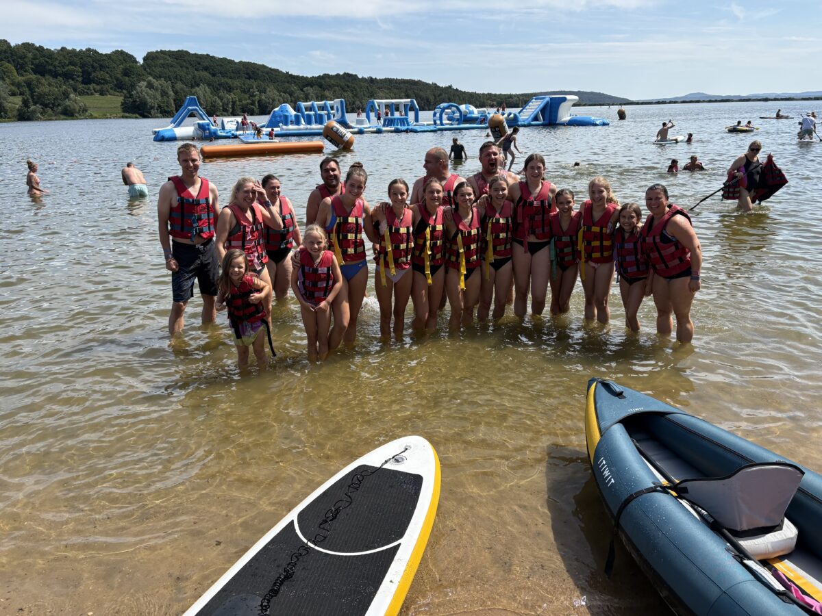 Volleyballer aus Schnaittenbach campen am Kleinen Brombachsee