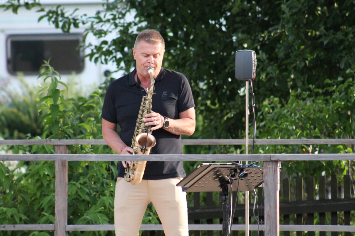 Wolfgang Schmid begeistert Waidhaus bei vierter Sommerserenade