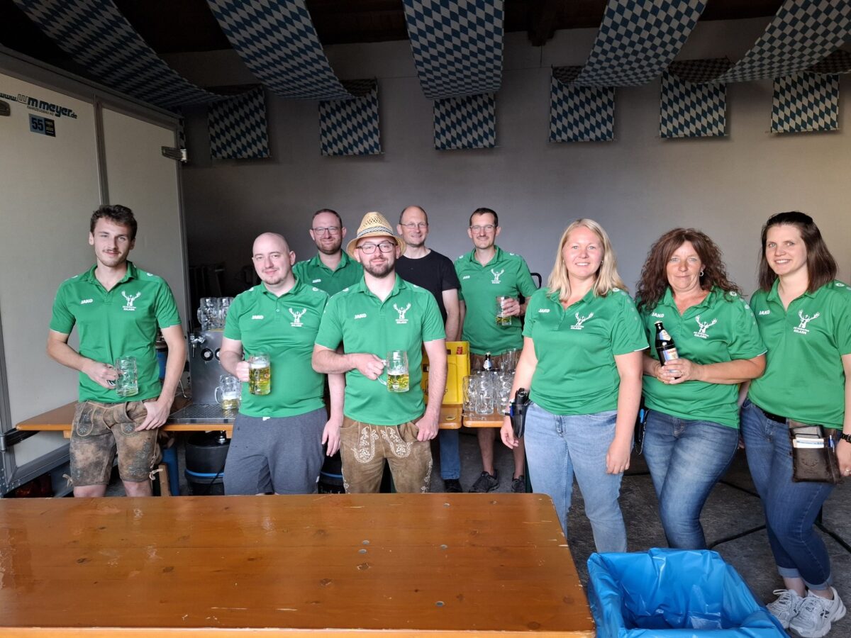 Hubertusschützen feiern Sommernachtsfest am Kommunbrauhaus in Eslarn