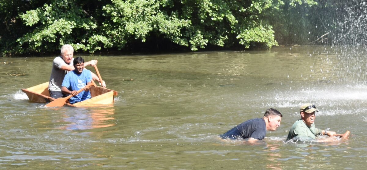 Sautrogrennen: Hitzig-heißes Spektakel am Stadtweiher Grafenwöhr