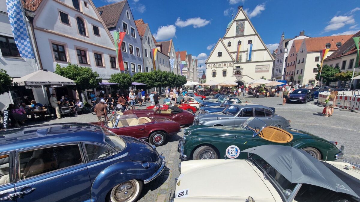 Oldtimer begeistern Weiden bei 38. Veteranenausfahrt