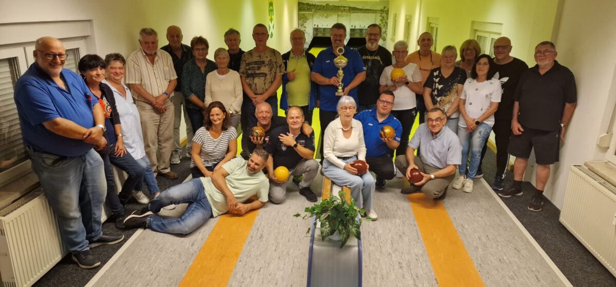 Weiß-Blau Kegler besuchen Freunde im Vogtland