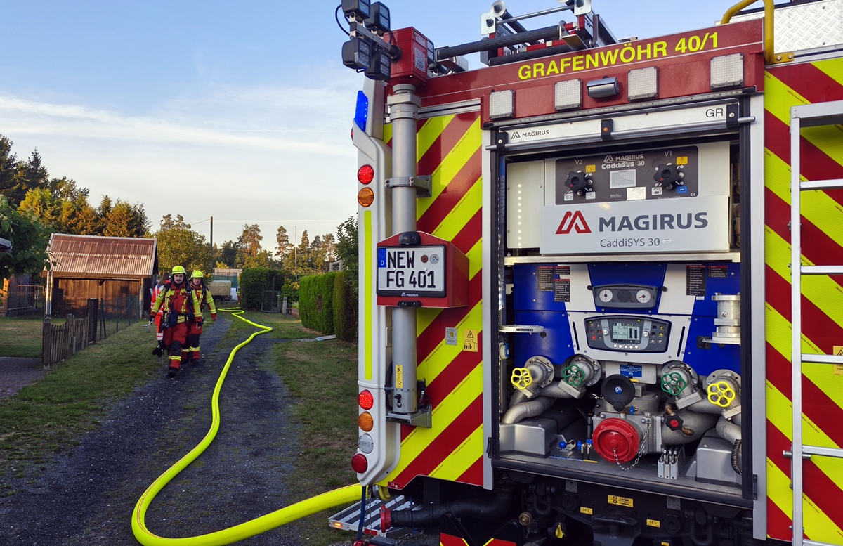 In Grafenwöhr gerät am Donnerstagmorgen ein Pavillon in Brand