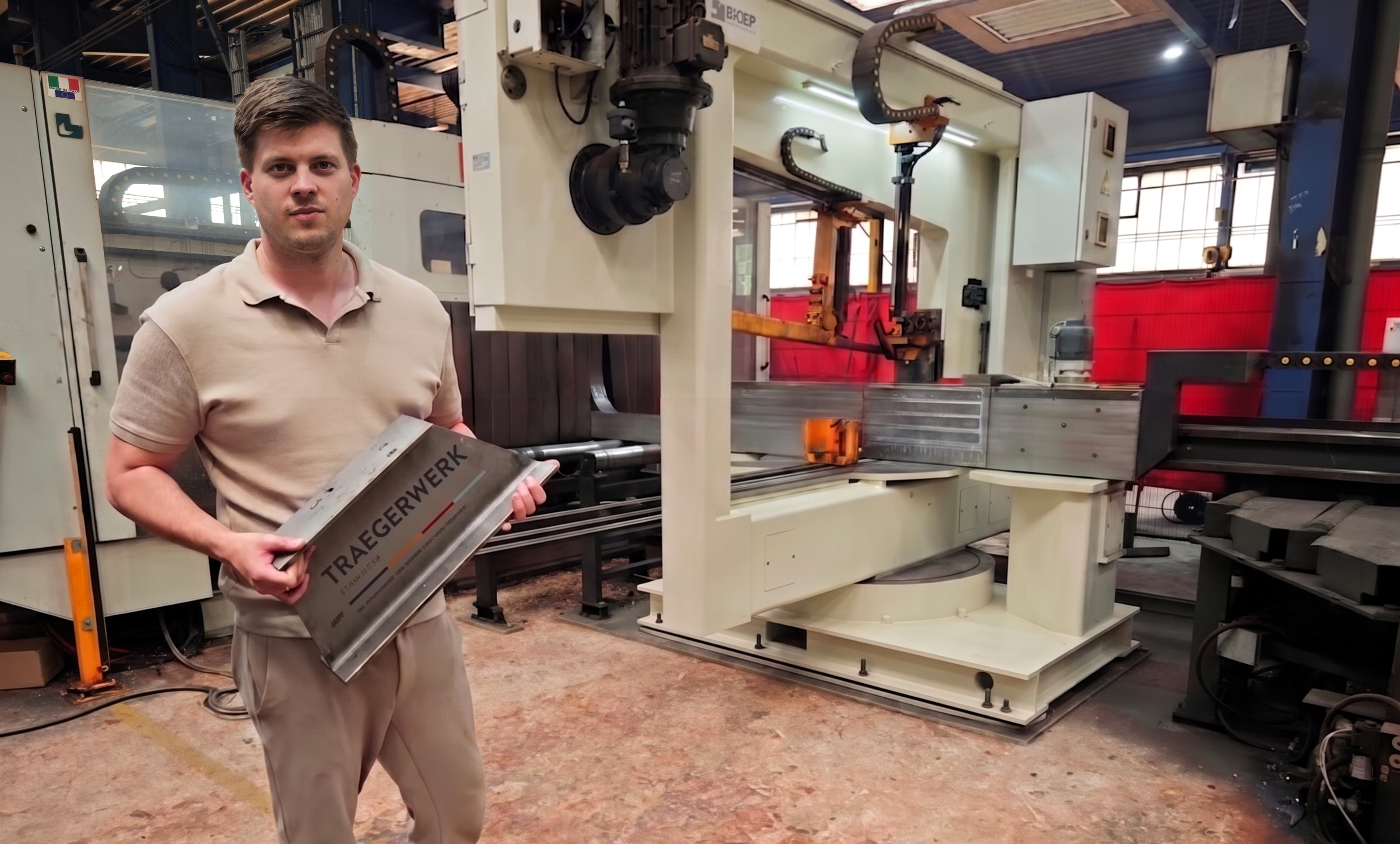 Stahlträger auf Maß bestellen wie ein Paket: Traegerwerk Weiden verkürzt den Weg zum fertigen Bauteil