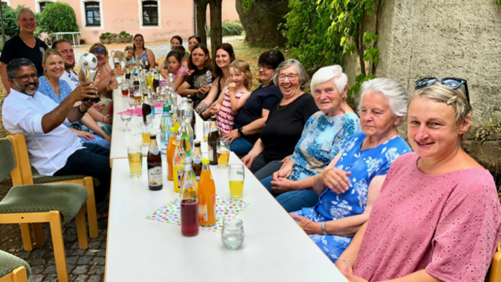 Frauenbund feiert Trostpreis beim Elfmeterturnier in Leuchtenberg