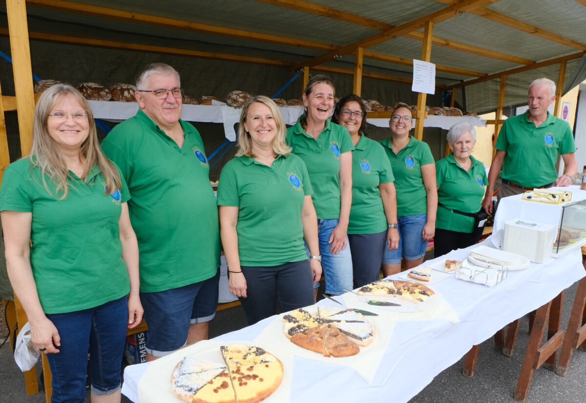 Backofenfest des Waldvereins begeistert in Floß im Jubiläumsjahr