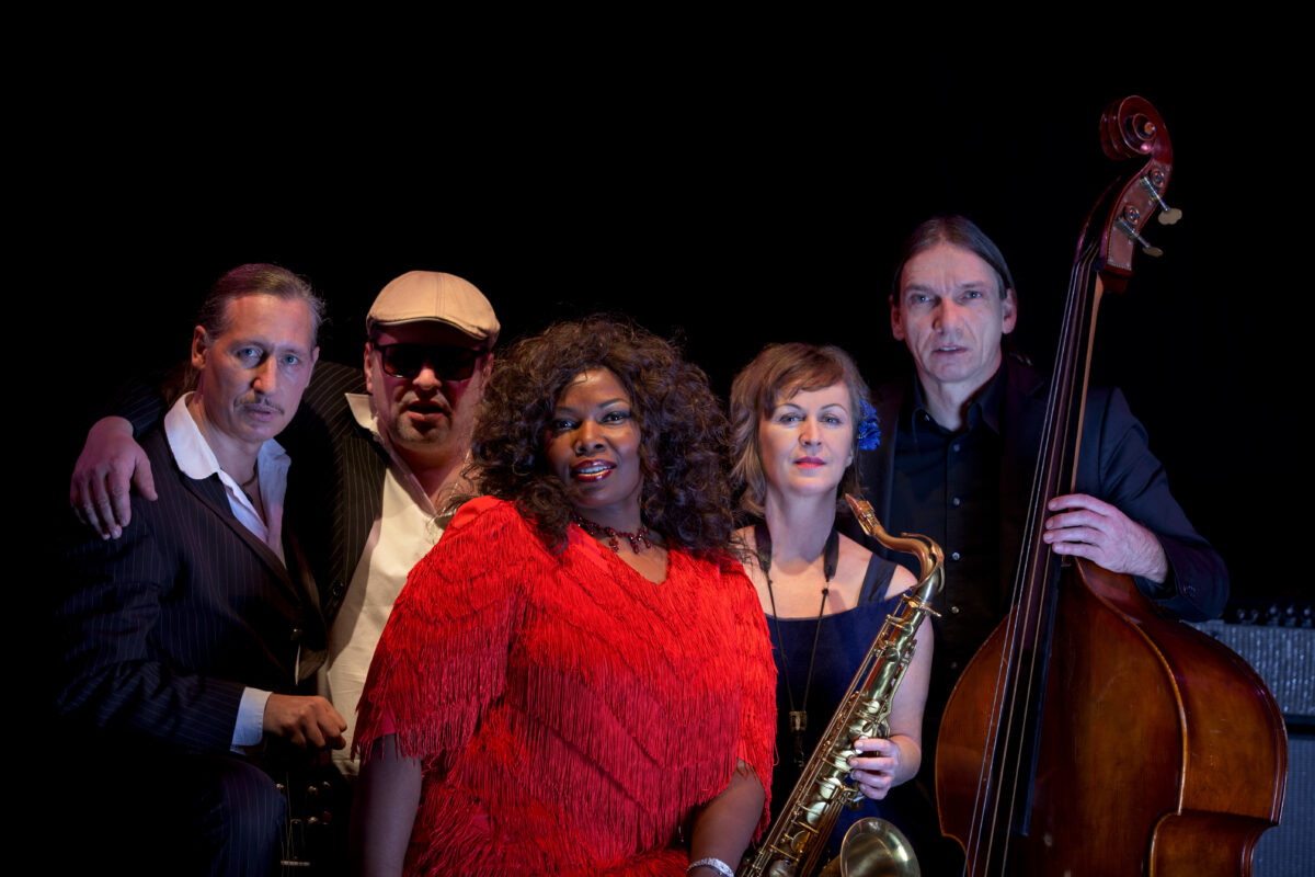 THE BALLROOMSHAKERS - R &B DYNAMITE ON STAGE