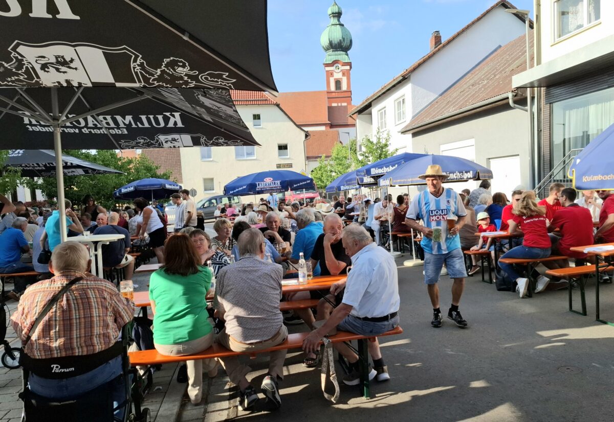 Griechischer Abend begeistert Besucher beim Löwenfanclub in Eslarn