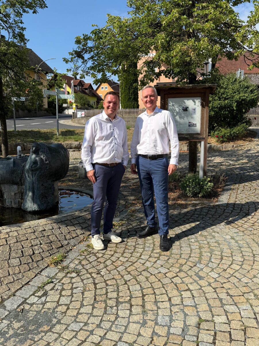 Antrittsbesuch Roland Lutz (v.l.n.r Bürgermeister Roland Lutz und Dr. Harald Schwartz MdL) .jpeg