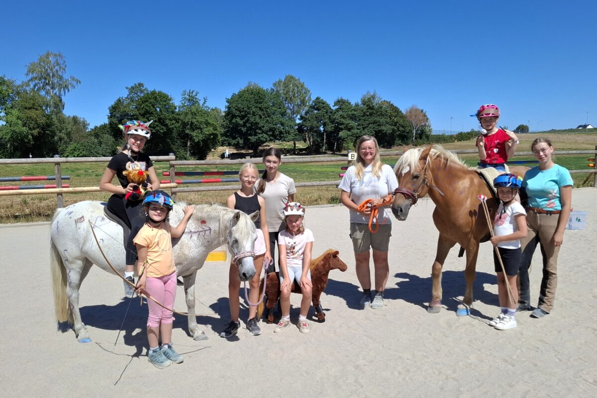 Indianerabenteuer mit Pferden begeistert Kinder in Eslarn
