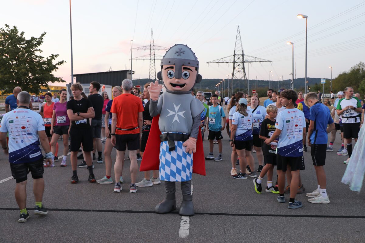 Johanniter-Blaulichtlauf in Regensburg stellt Teilnehmerrekord auf