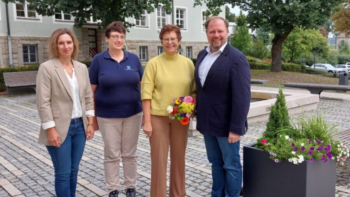 Landrat Schicker verabschiedet Pia Kürschner in Tirschenreuth