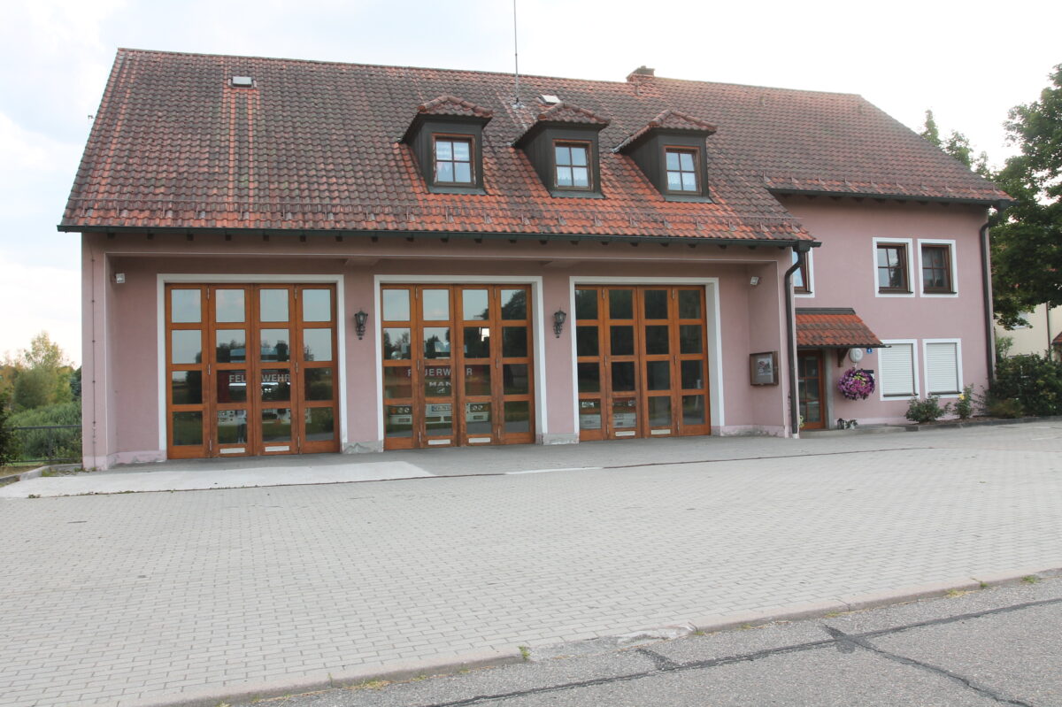 Marktgemeinderat beschließt Sanierung mit Anbau des Feuerwehrhauses in Waidhaus