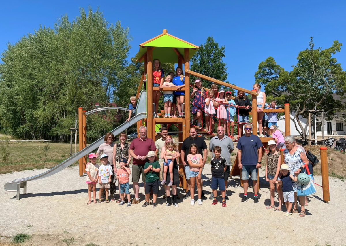 Kronstetten hat wieder einen Spielplatz