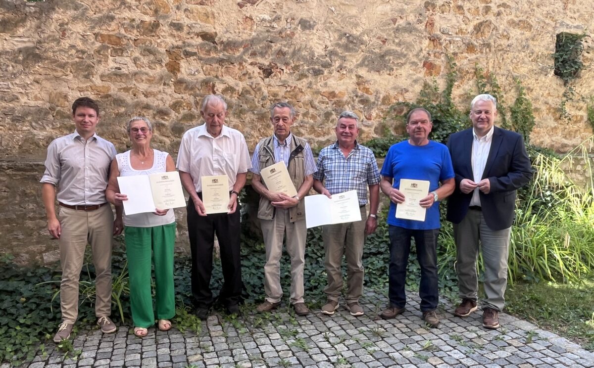 Ortskenntnis der Feldgeschworenen bleibt unverzichtbar in Amberg-Sulzbach