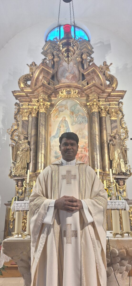 Pfarrvikar Pater Arulpelavendran Arul Doss (3).jpg