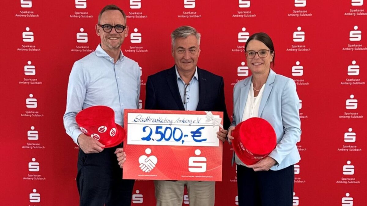 Sparkasse fördert I AM AIR in Amberg mit 2.500 Euro