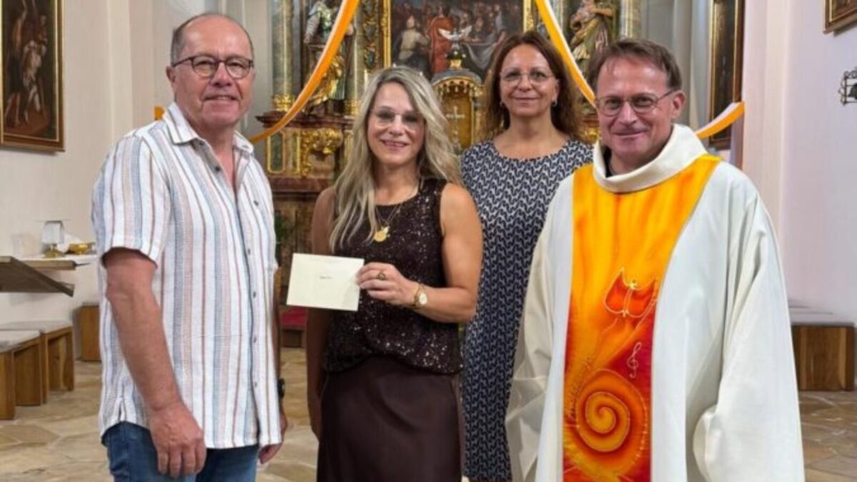 Überraschungsspende für Kirchenrenovierung in Vohenstrauß