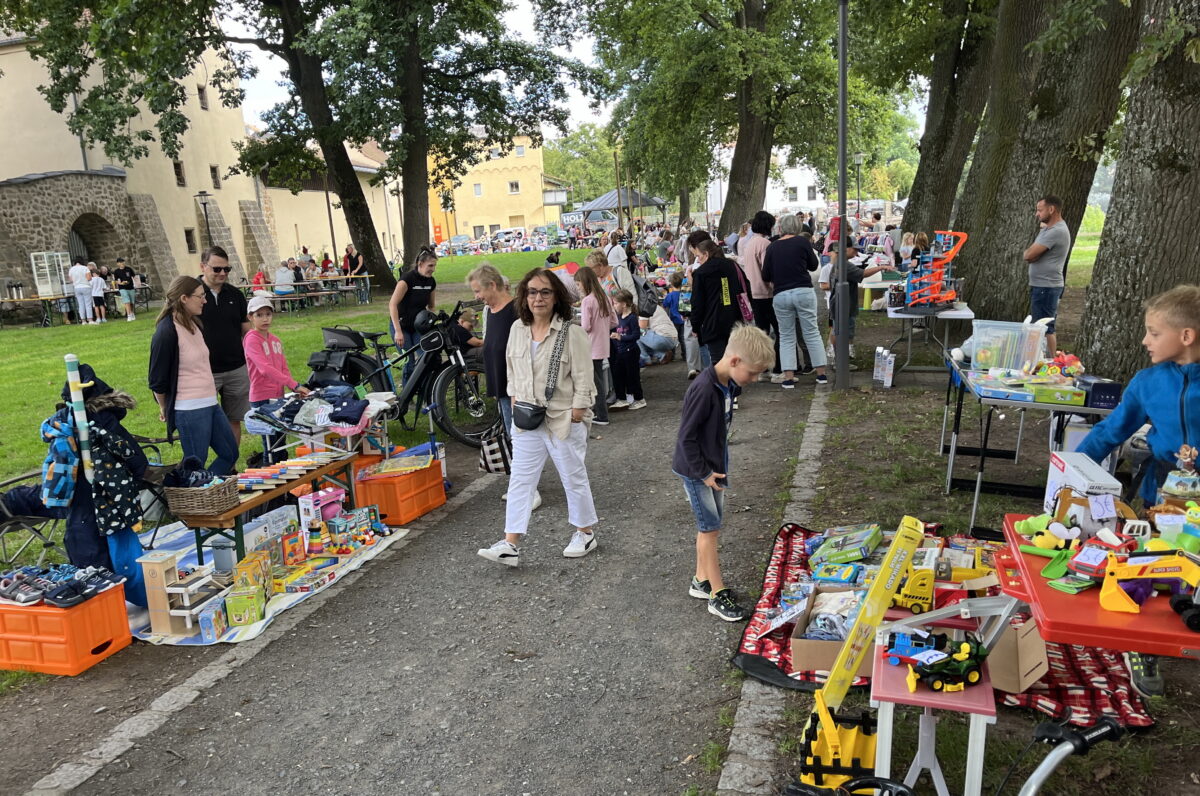 Frauenunion lud zum „Flohmarkt für kleine Leute“
