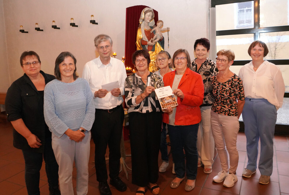 Waldthurner Frauenbund unterstützt Restaurierung eines besonderen Details am Hochaltar in der Wallfahrtskirche am Fahrenberg