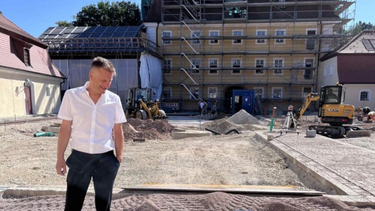 Sanierung am Kultur-Schloss Theuern dauert bis Ende 2027