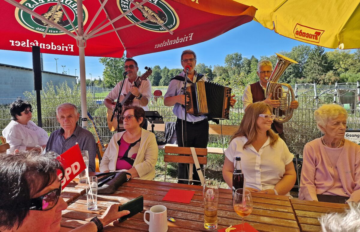 Musik und Schmankerl beim SPD-Terrassenfest in Weiden