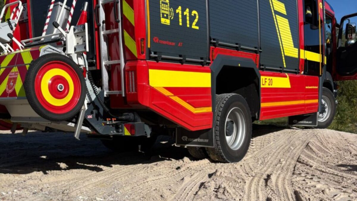 Einsatzkräfte trainieren im Tagebau Hirschau für den Ernstfall
