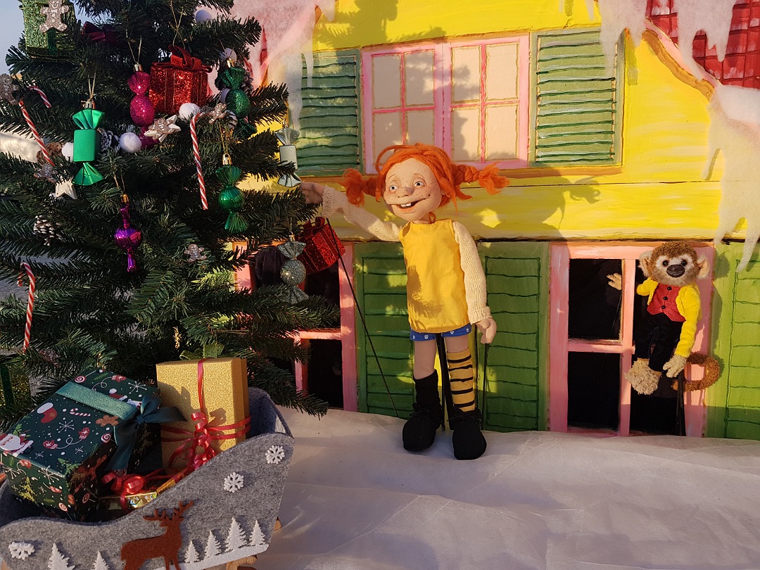 Akzente: Bilderbuchtheater mit „Pippi Langstrumpf feiert Weihnachten“