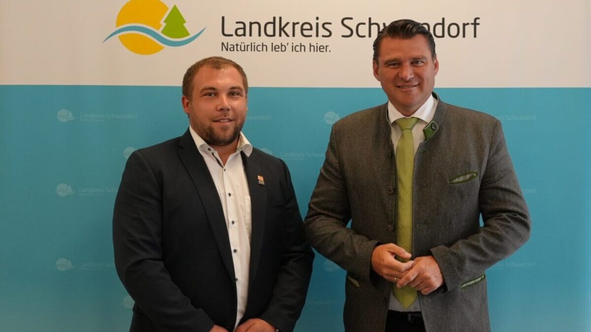 Antrittsbesuch bei Thomas Ebeling - neuer Bürgermeister aus Stulln stellt sich Landrat vor