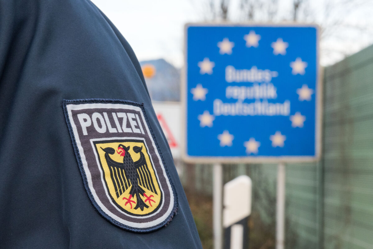 Bundespolizei nimmt zur Auslieferung gesuchten Bulgaren in Waidhaus fest