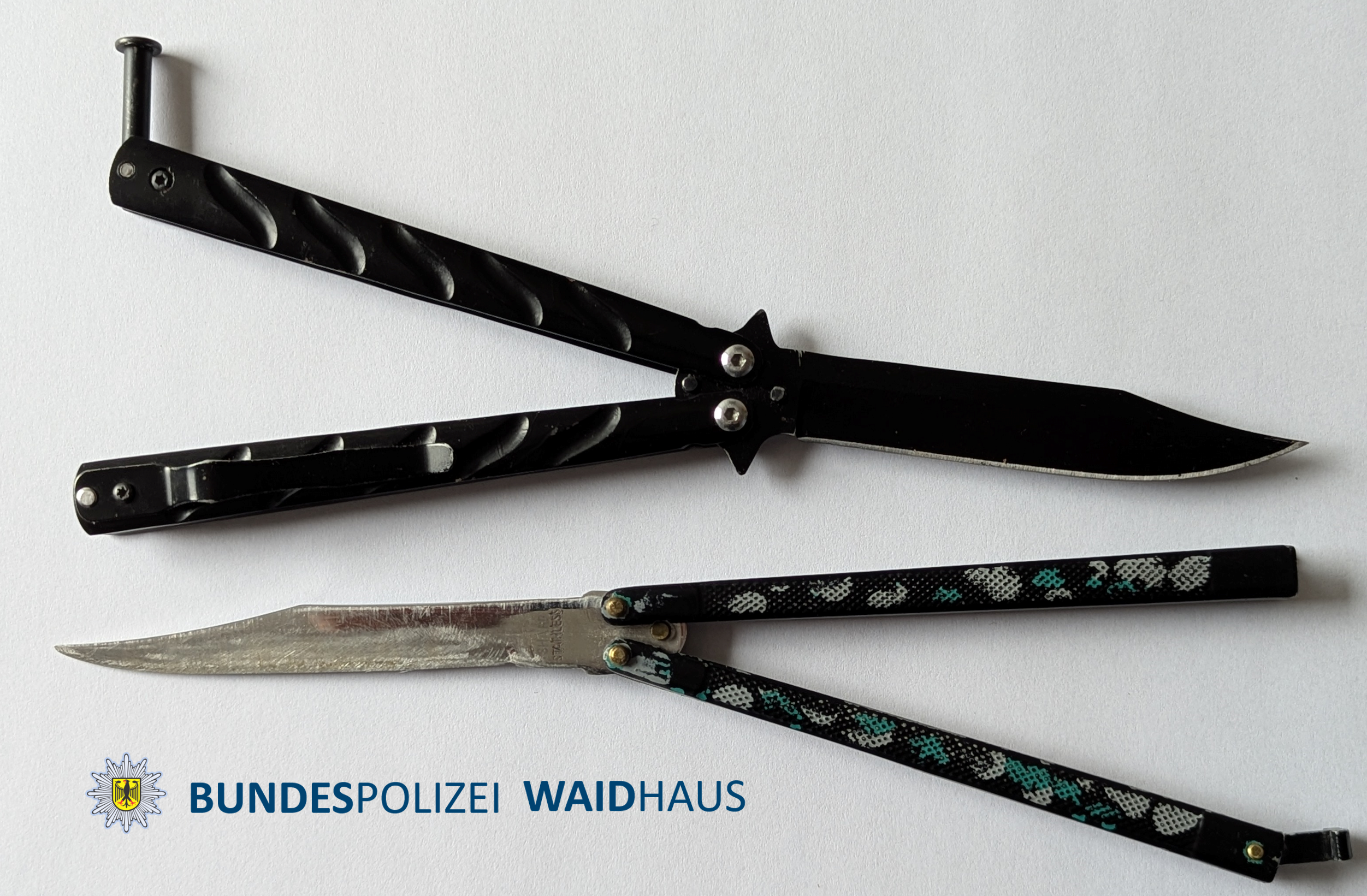 Wochenende mit vielen verbotenen Waffen – Asservatenkammer der Bundespolizei füllt sich