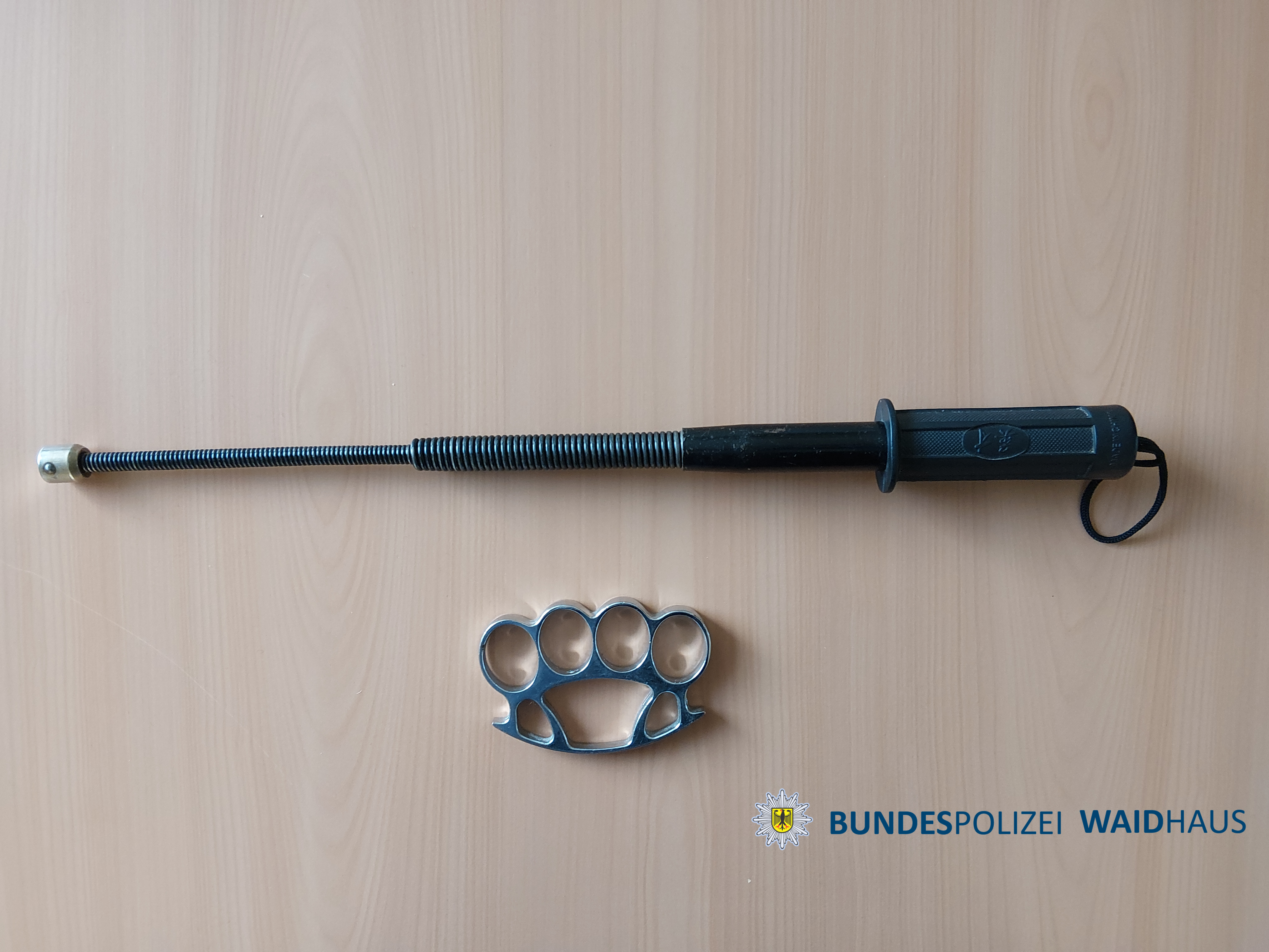 Bundespolizei stellt verbotene Waffen bei Kontrollen in Waidhaus sicher