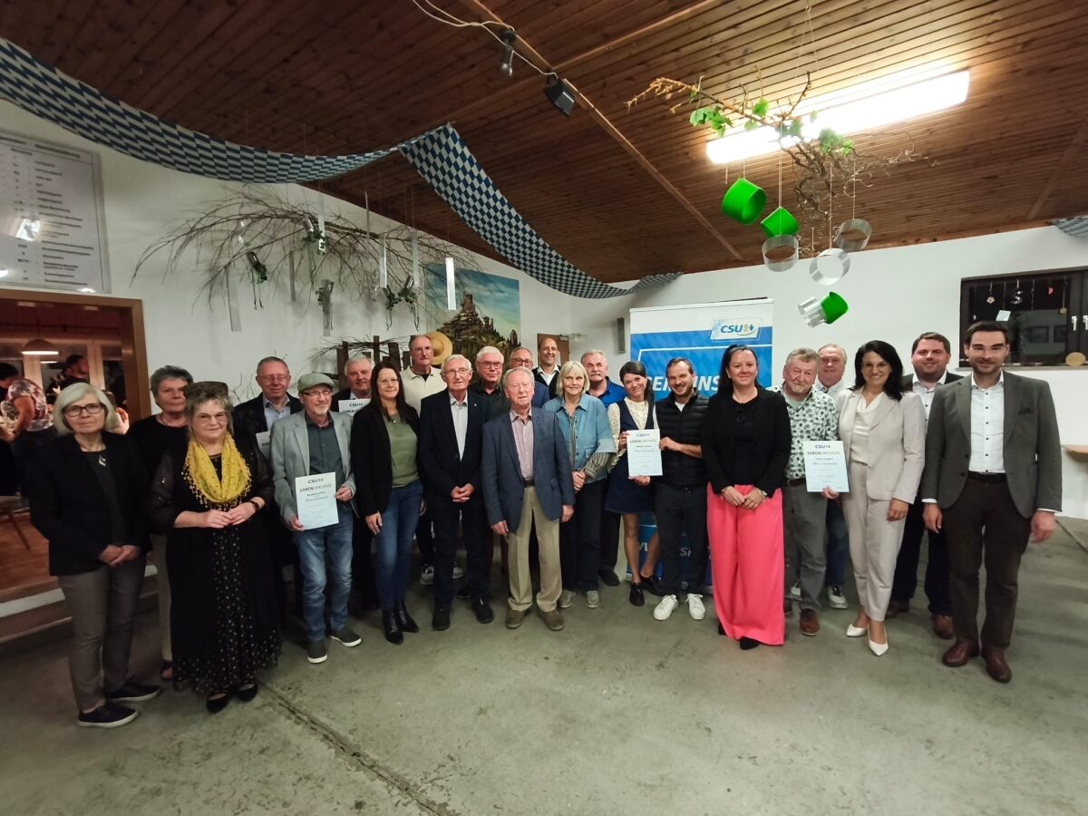 Ehrenabend der CSU in Floß würdigt Treue und Engagement