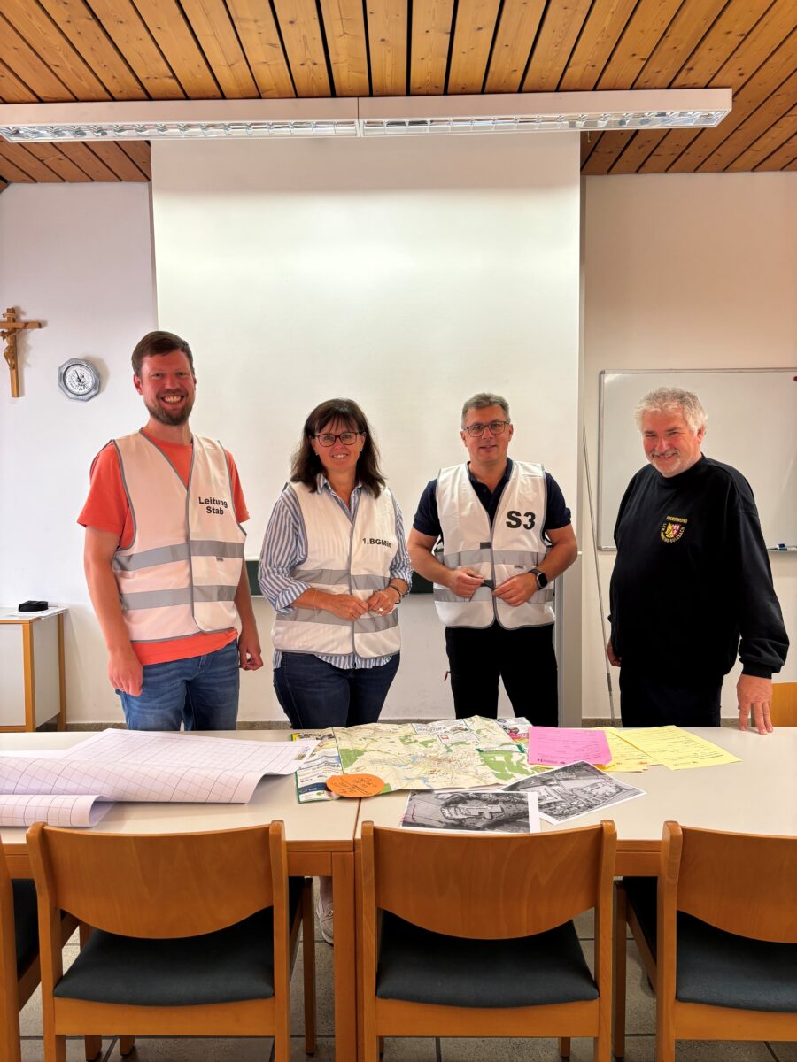 Feuerwehr und Verwaltung proben Krisenstab in Auerbach