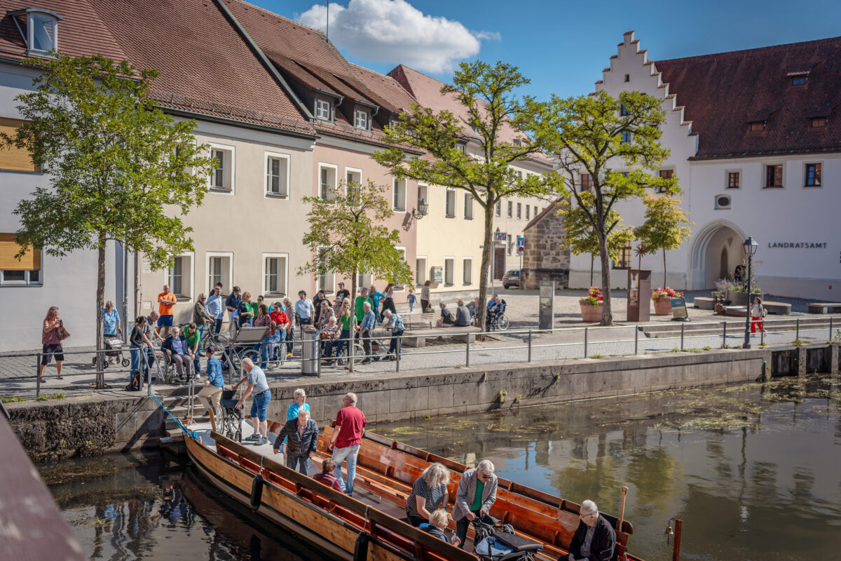 Firmenaktionstage schenken Marienheim-Bewohnerinnen und -Bewohnern besondere Stunden auf der Vils