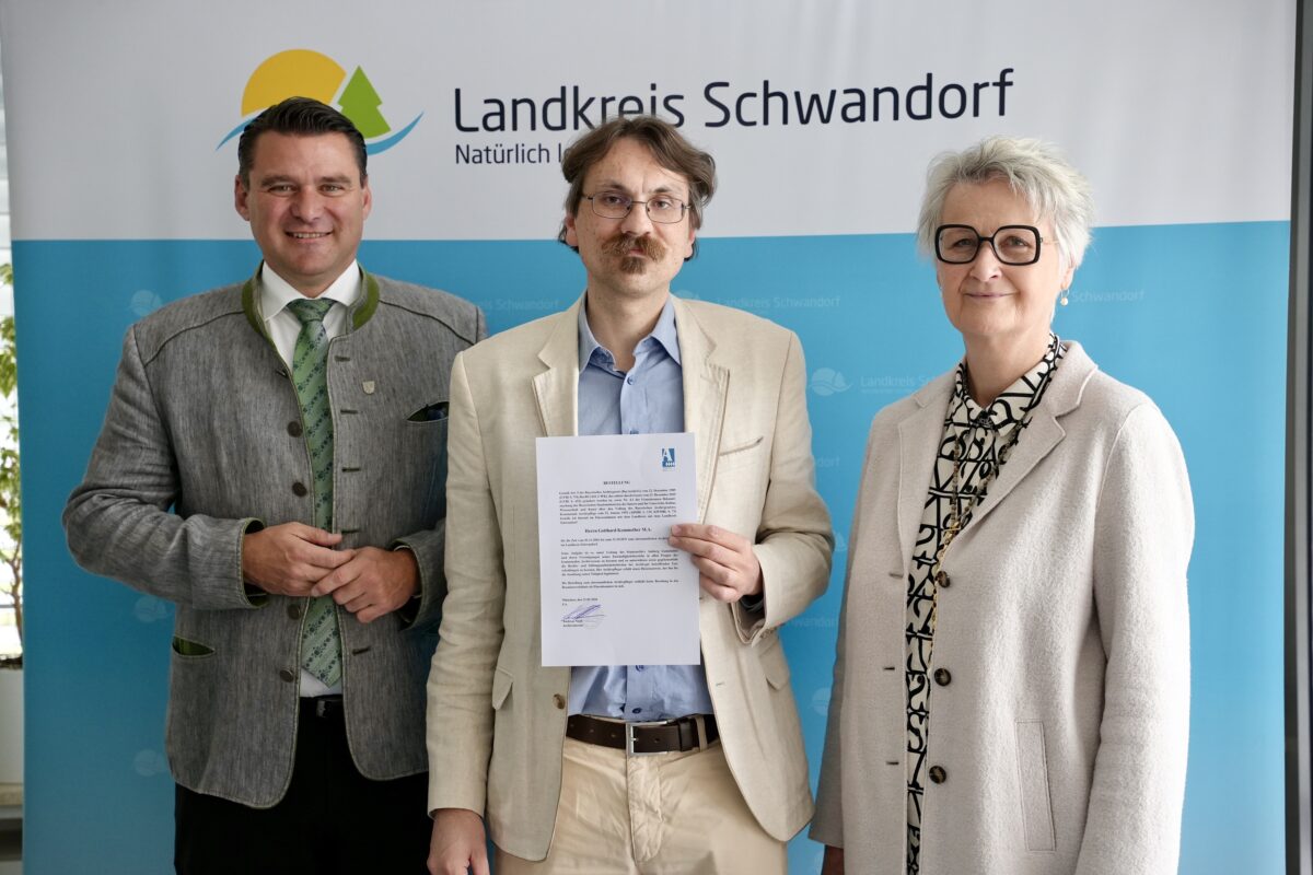 Gotthard Kemmether bleibt Kreisarchivpfleger in Schwandorf für fünf Jahre