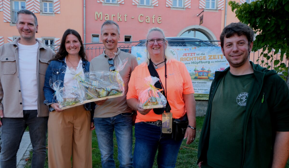 Herbstfest und verkaufsoffener Sonntag in Floß begeistern Besucher