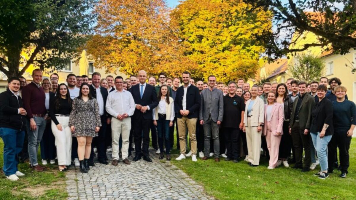 JU Oberpfalz stellt Generationengerechtigkeit in Konnersreuth in den Mittelpunkt