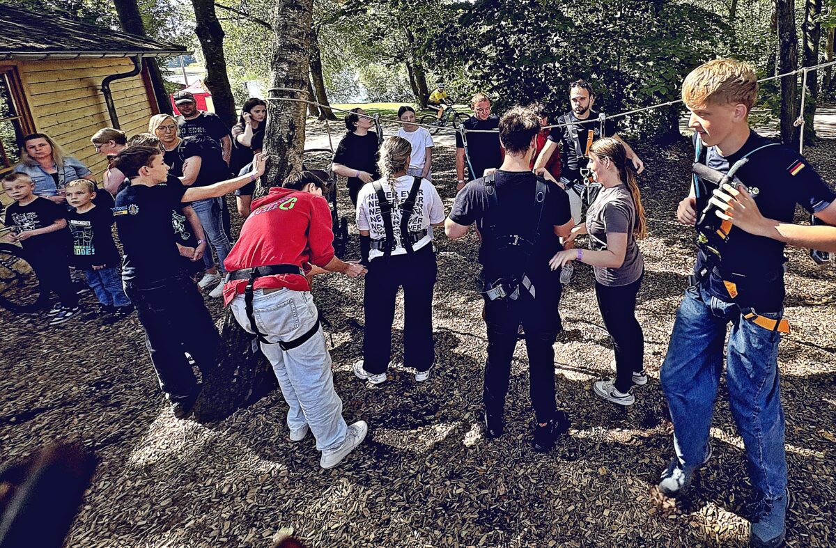 Kletterpark-Ausflug stärkt Zusammenhalt der Siedlergemeinschaft in Weiden