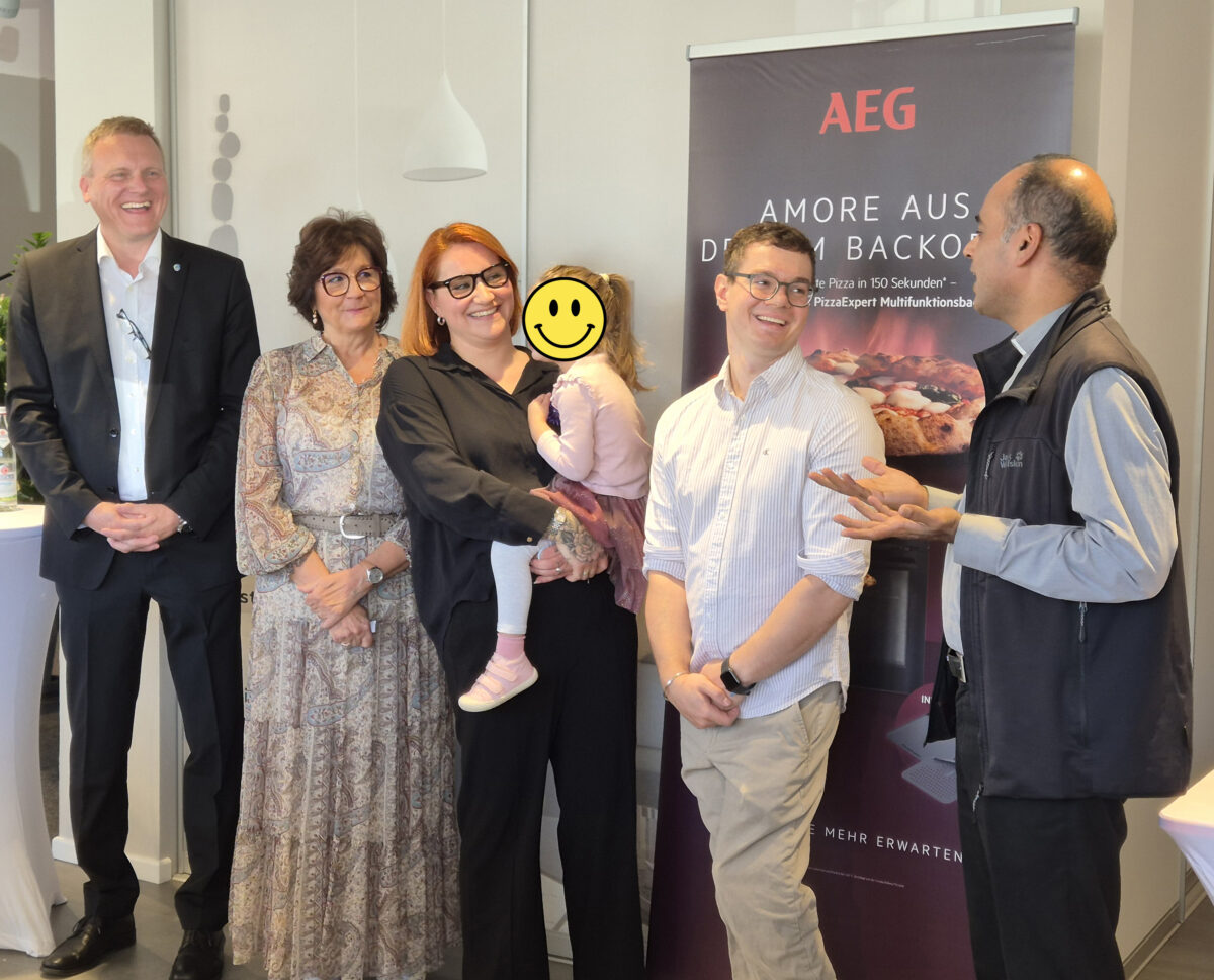 Möbel Geigl mit Smily.jpg