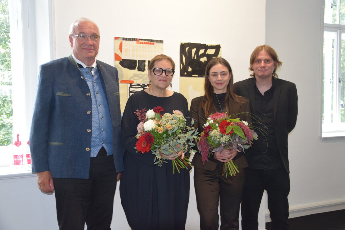Neuankäufe des Bezirks Oberpfalz bereichern Ausstellung in Schwandorf