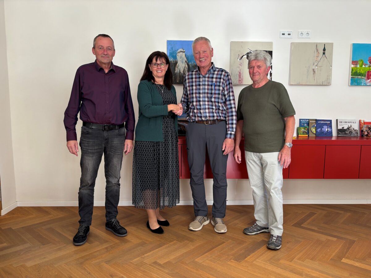 Peter Koch zum neuen Feldgeschworenen in Auerbach vereidigt