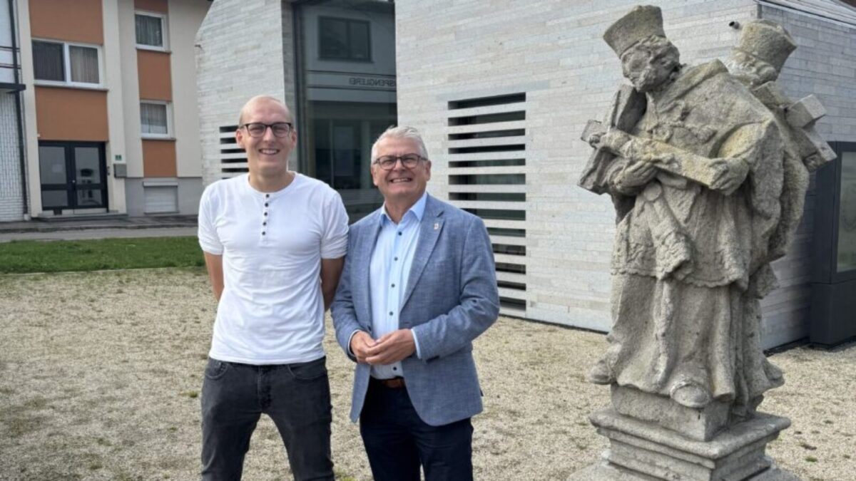 Martin Scharf besucht Weidings neuen Bürgermeister Singer