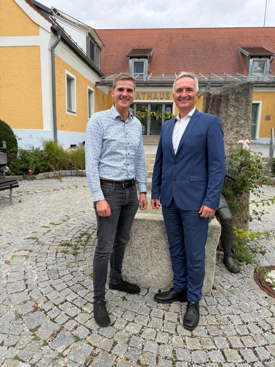 Vertraute Zusammenarbeit auf neuer Ebene: MdL Dr. Schwartz besucht Bürgermeister Fleischmann in Ursensollen