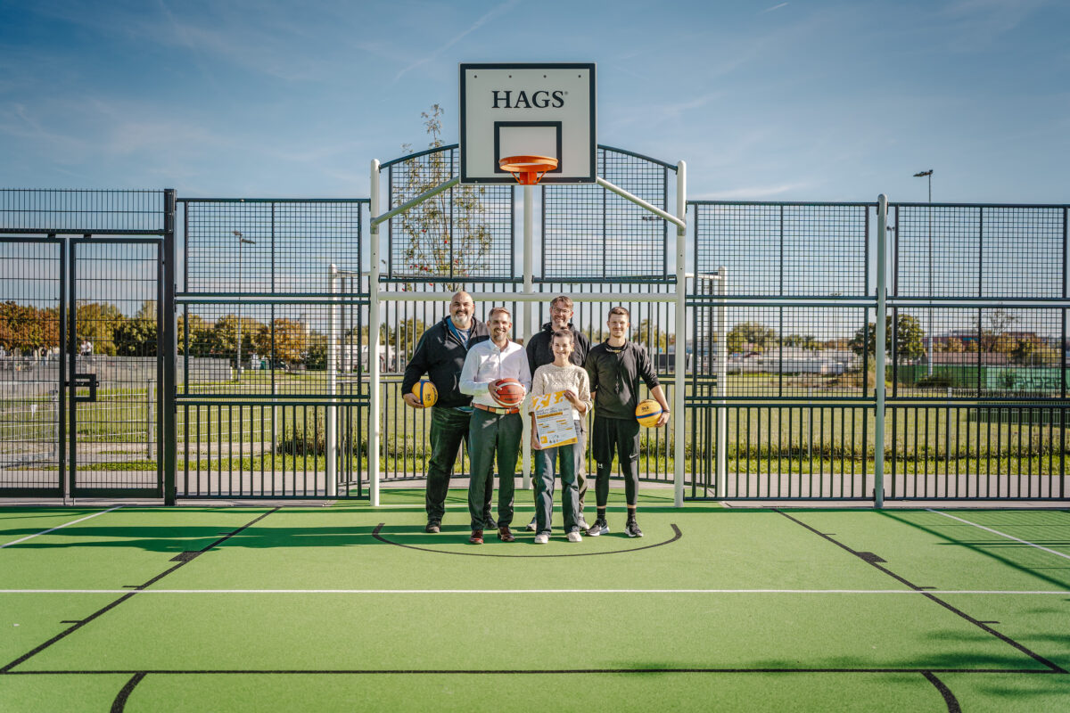 Neues Bewegungsangebot "Sport vor Ort" in Amberg gestartet – Auftakt mit Basketballstunde