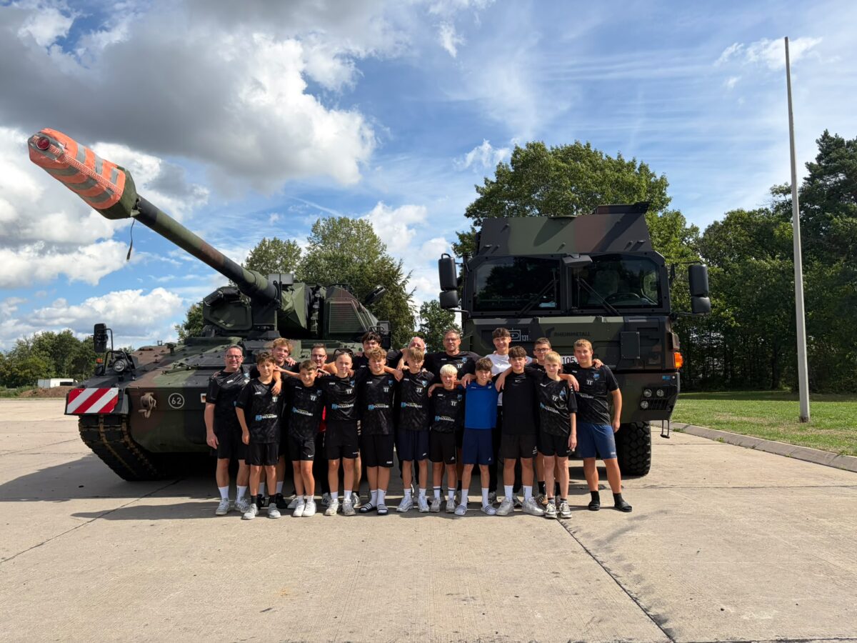Trainingstag der C-Jugend in Weiden mit Bundeswehrfahrzeugen