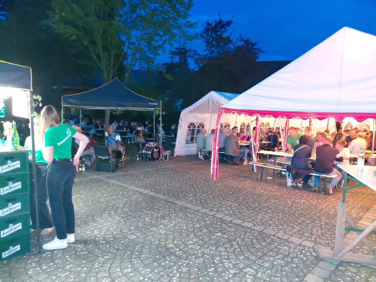Über 250 Gäste beim Weinfest in Burkhardsreuth